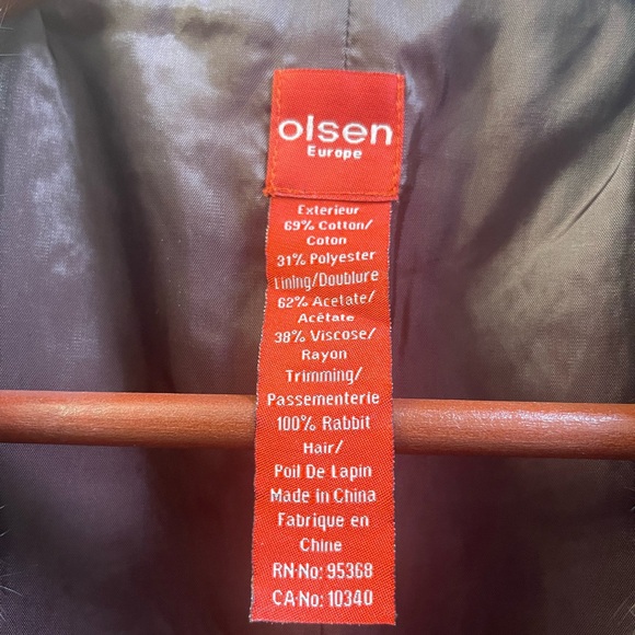 Brocade Vest with frog closures and rabbit hair trim. - Picture 3 of 6